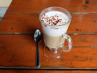Bebidas de café expreso: capuchino, café con leche, moca y más.