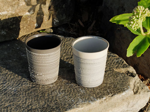 Tazas de café expreso de cerámica de Arik de Vienne Design.
