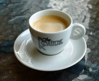 La diferencia entre espresso y café... y cómo hacer espresso