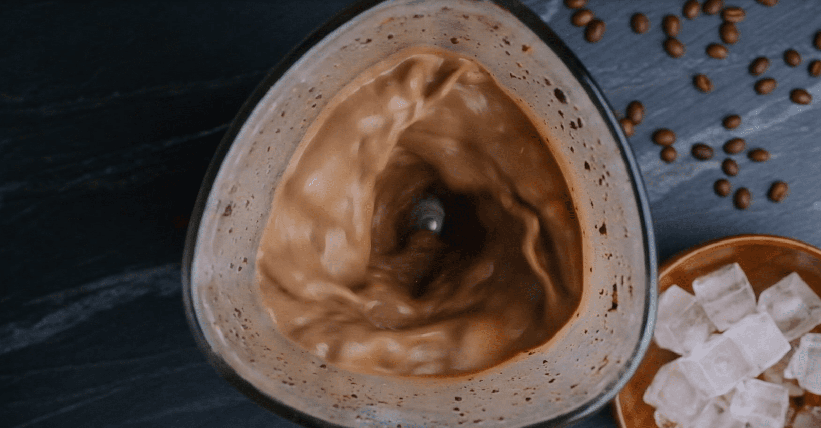Deliciosa receta de frappuccino con crumble de galleta y moca de Starbucks
