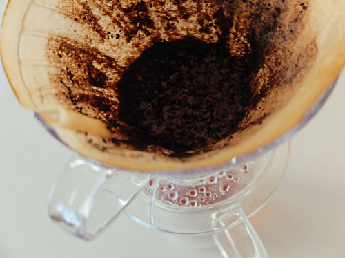 La otra cafetera de una taza: un gotero de café manual.