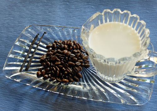 Una receta de crema de café casera de vainilla francesa.