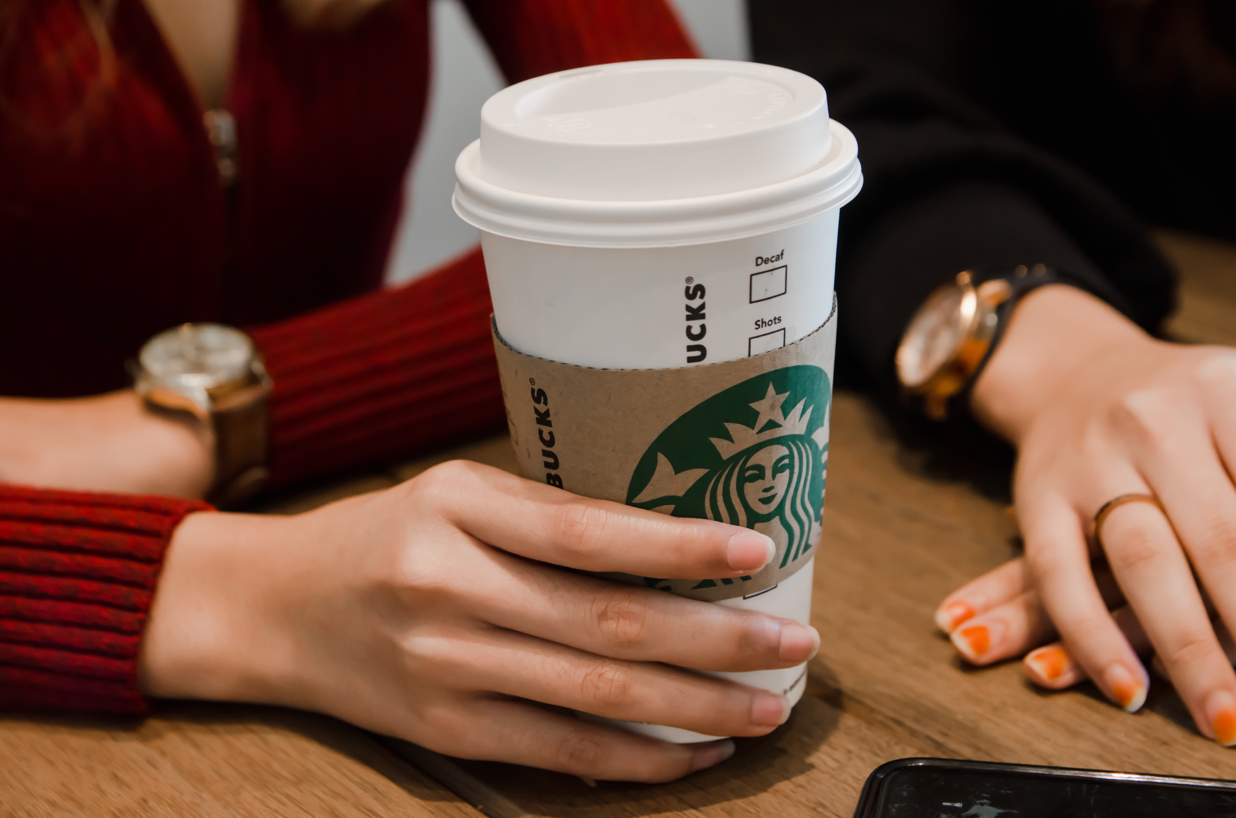 ¡25 bebidas calientes en Starbucks que deberías probar hoy!