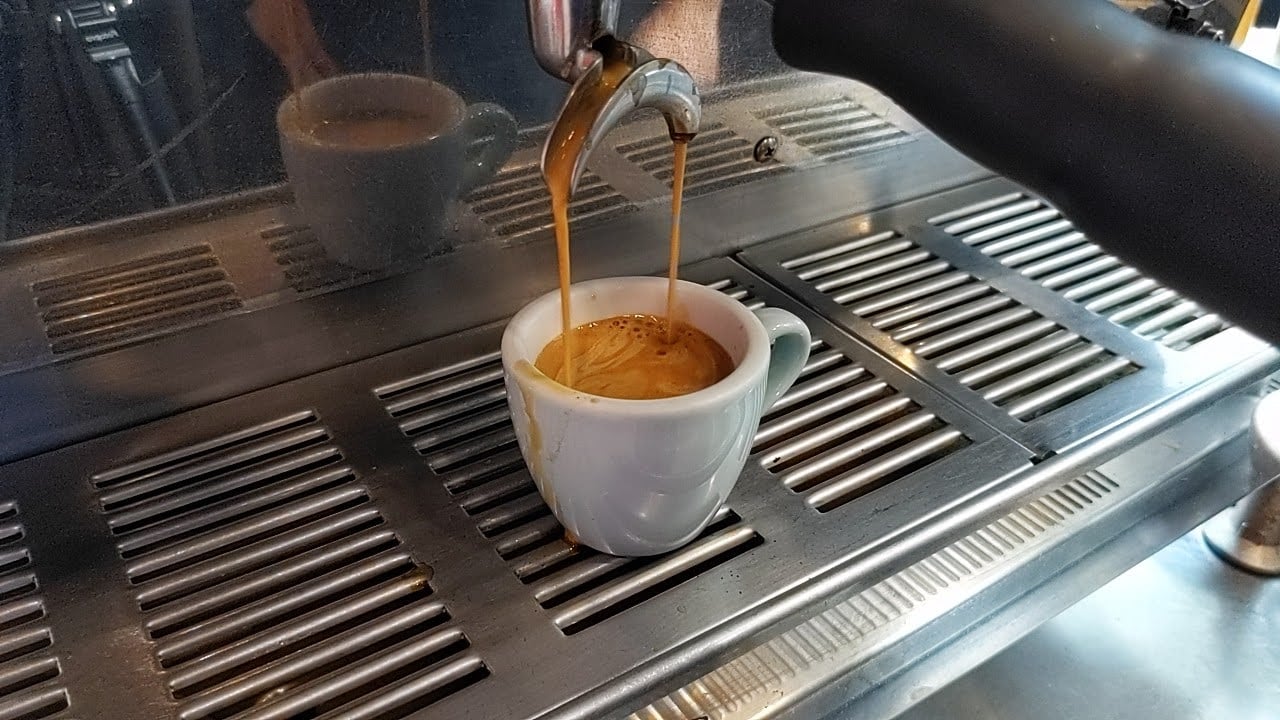 ¿Tu espresso se está preparando demasiado rápido? Aquí tienes una solución rápida y sencilla.