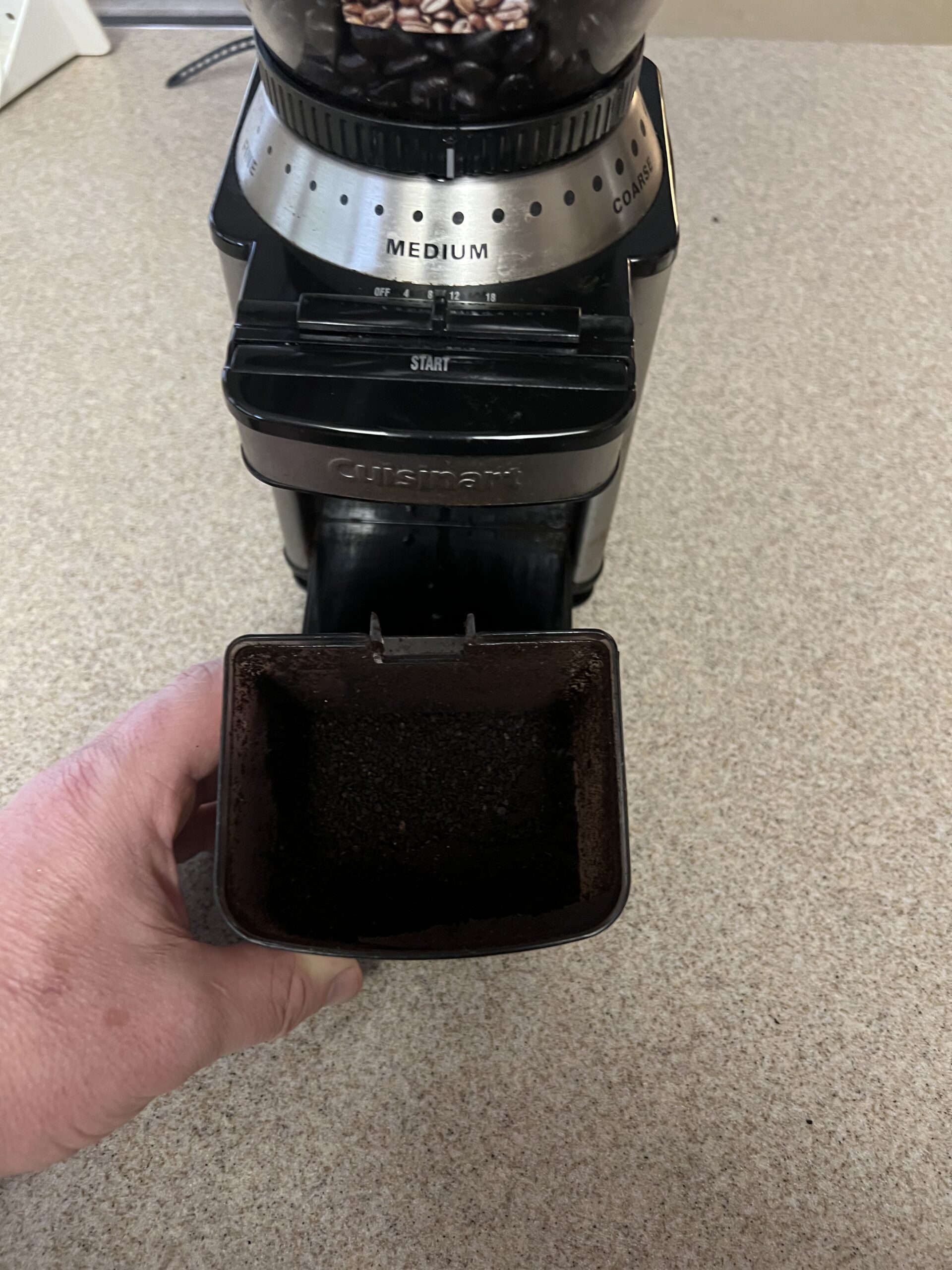 Cómo limpiar un molinillo de café Cuisinart DBM-8: 2 formas sencillas