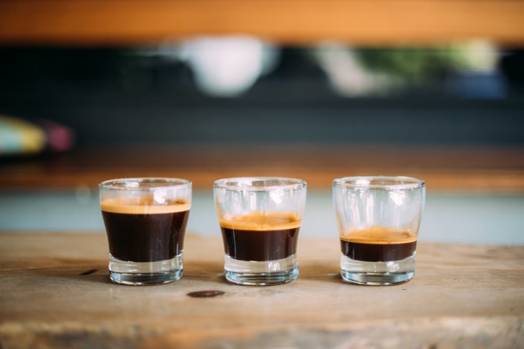 Espresso Lungo versus Americano | café estimulante de la vida